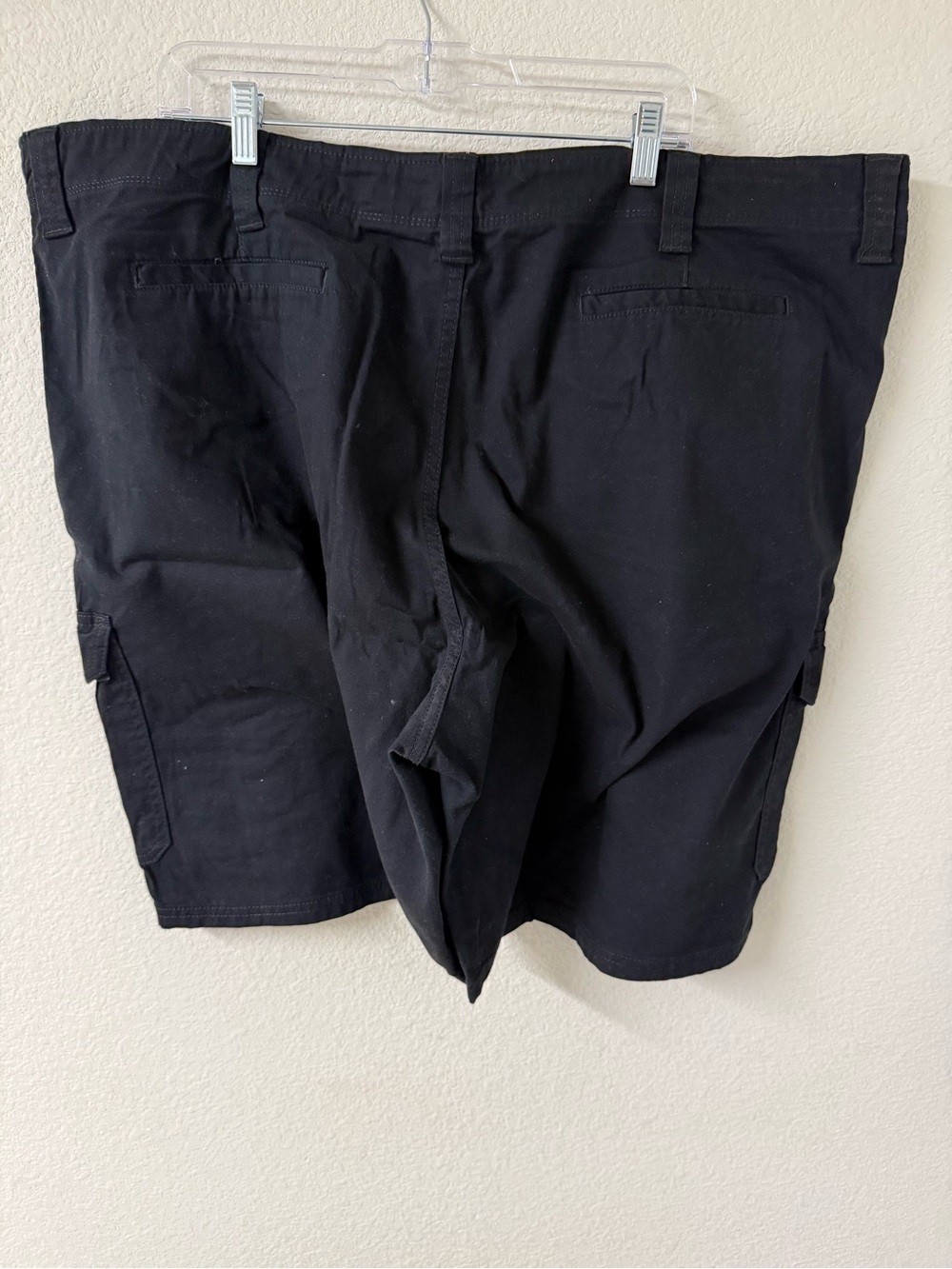Wrangler Black Cargo Shorts with Side Pockets - Picture 6 of 7
